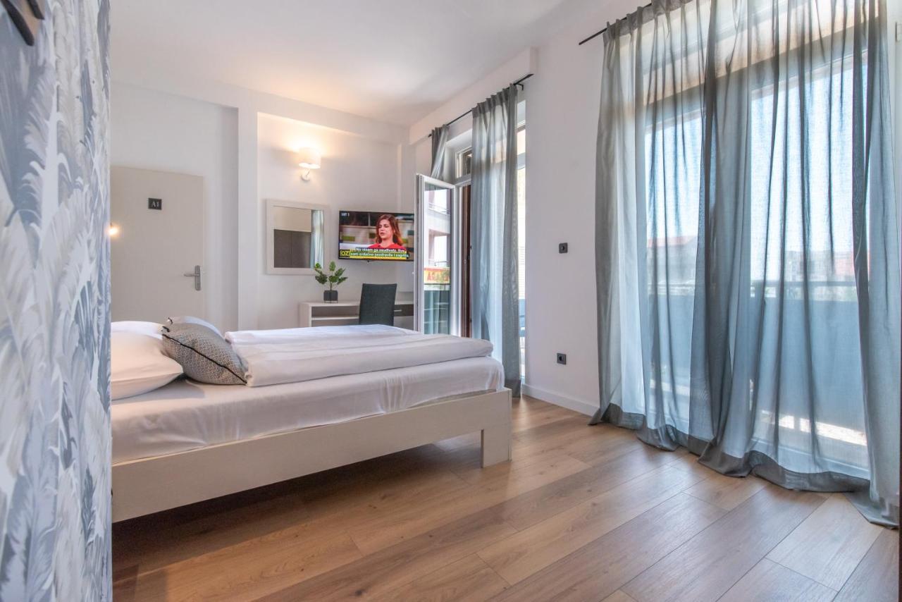 Apartments Amigos 珀德垂那 外观 照片
