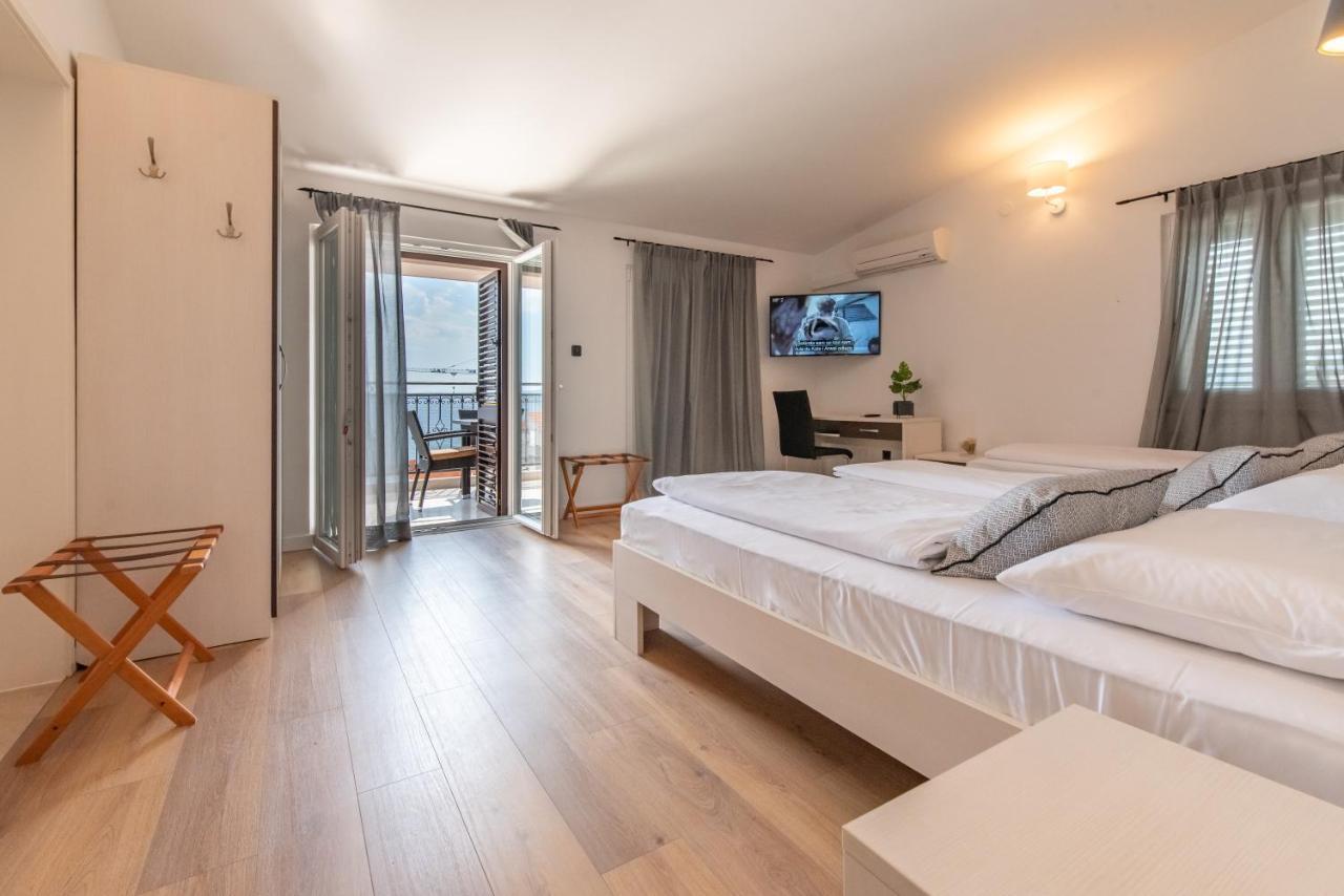 Apartments Amigos 珀德垂那 外观 照片